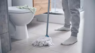 El truco para limpiar el suelo de tu casa sin esfuerzo y que quede como nuevo