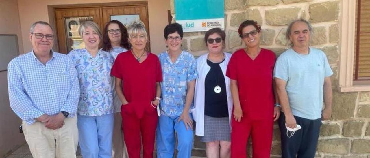 El equipo médico y de enfermería del centro de salud de Luna, en las Cinco Villas.