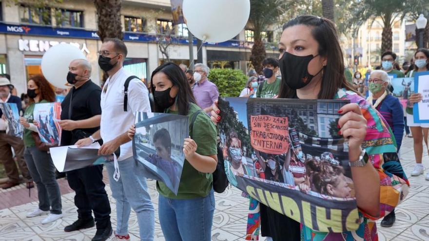 Manifestación en el centro de Alicante en contra de la pobreza