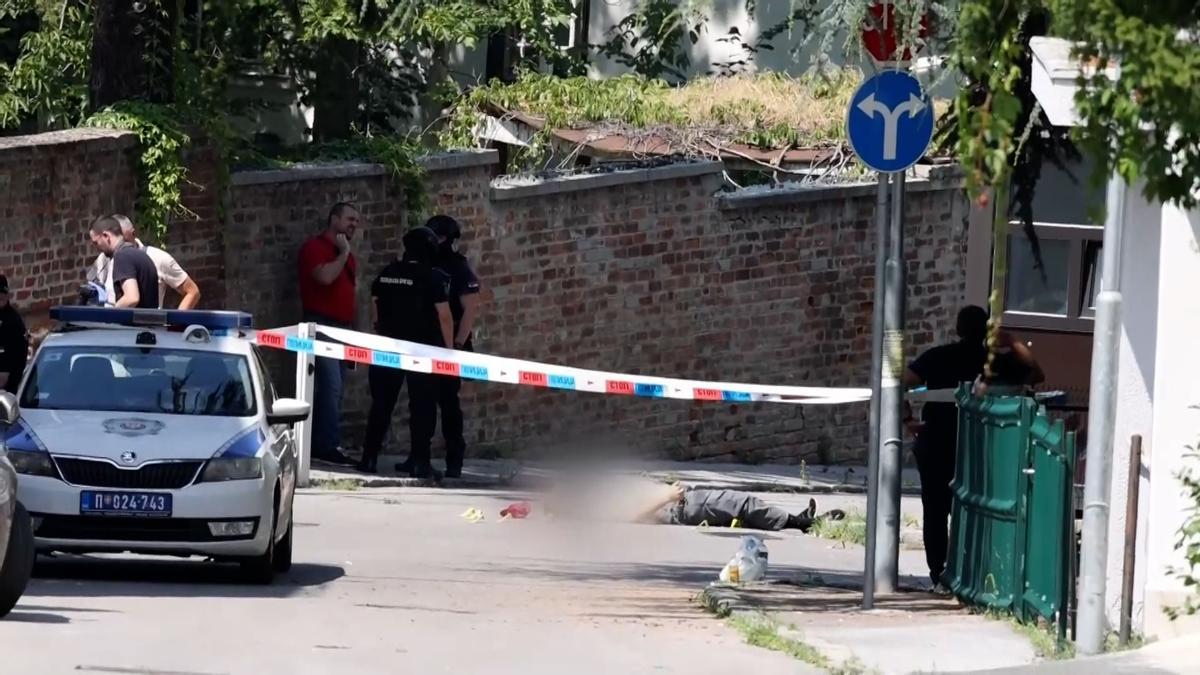 Abatido un hombre ante la embajada de Israel en Belgrado tras atacar a un policía