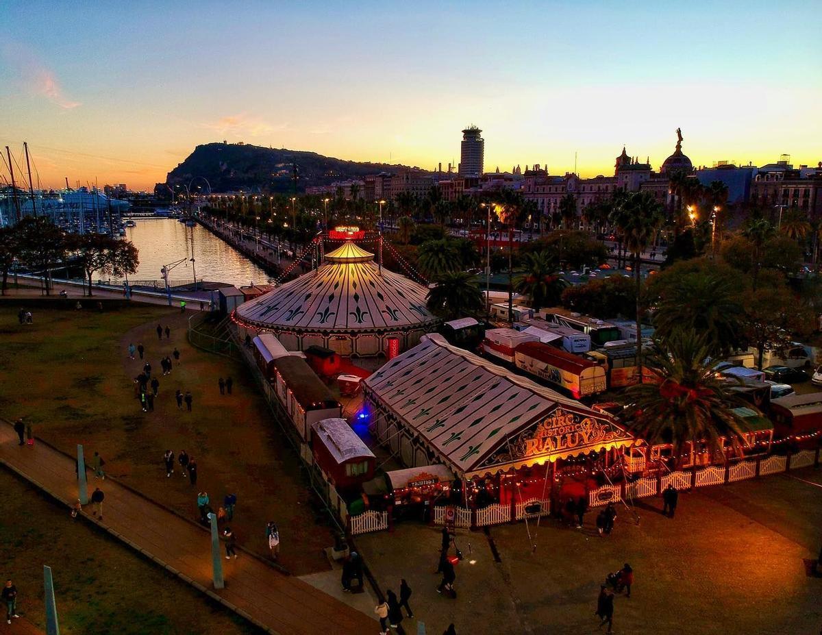 El Circ Històric Raluy en el Moll de la Fusta de Barcelona.