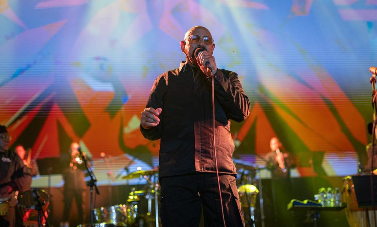 Imagen del concierto que ofreció Óscar D’León la noche del sábado en el recinto frente al ayuntamiento.