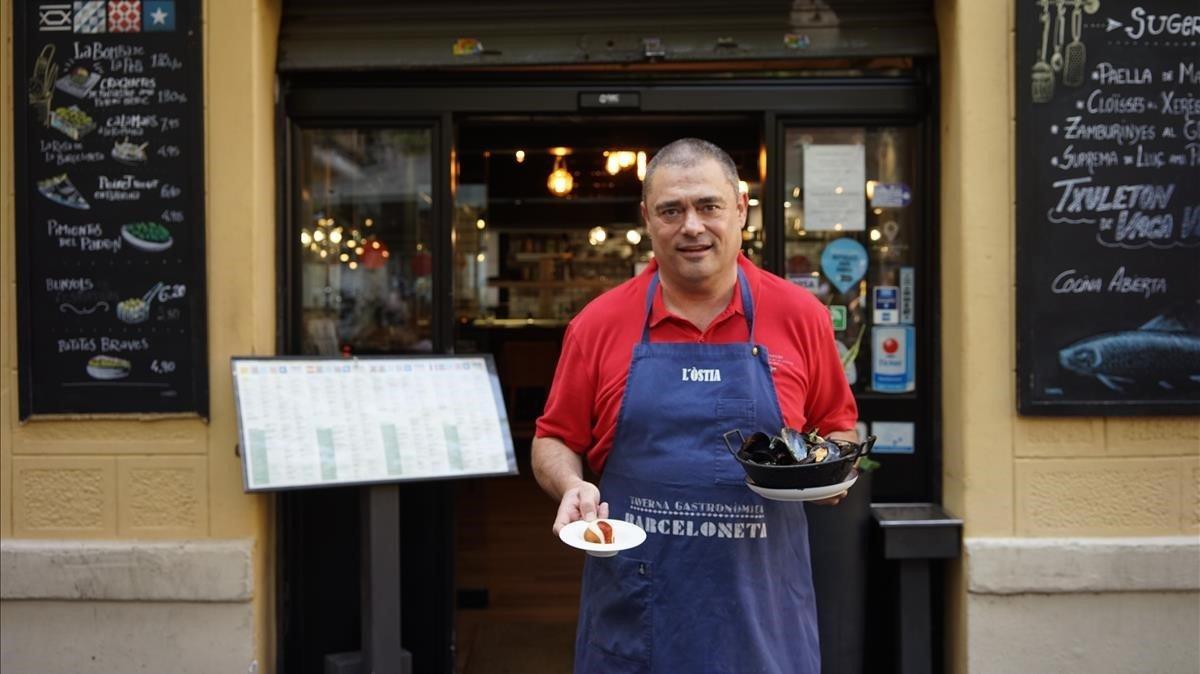 zentauroepp49523919 barcelona 22 08 2019 jaume muedra  cocinero del restaurante 190824154640