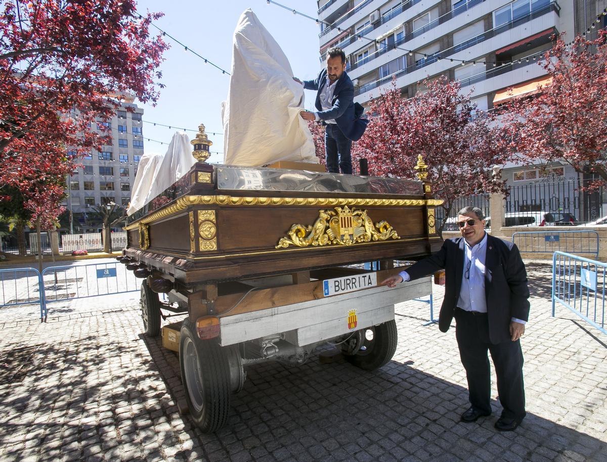 El trono de la Burrita en los jardines de la Diputación