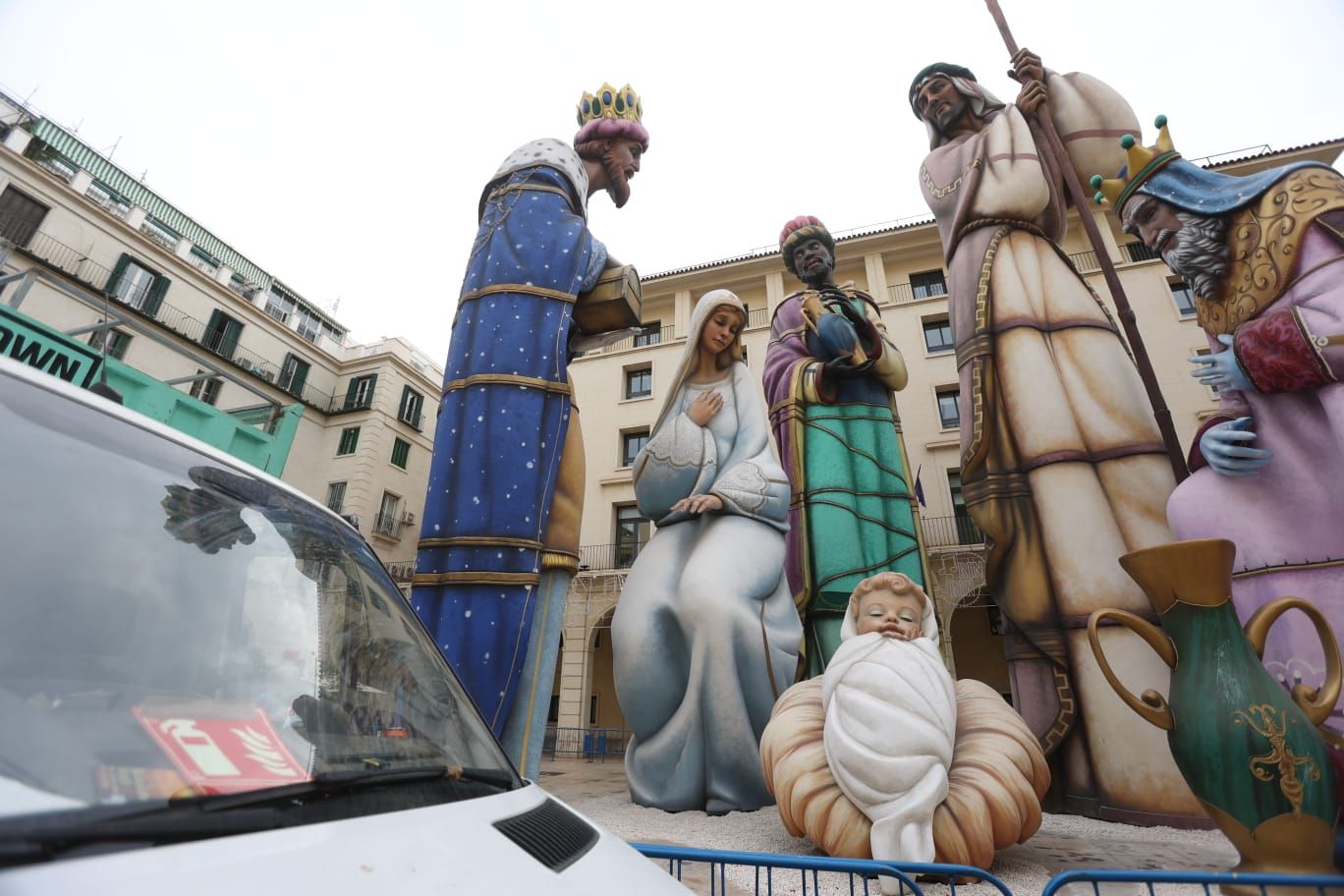 Se armó el Belén en Alicante, así luce el monumental nacimiento en la Plaza del Ayuntamiento