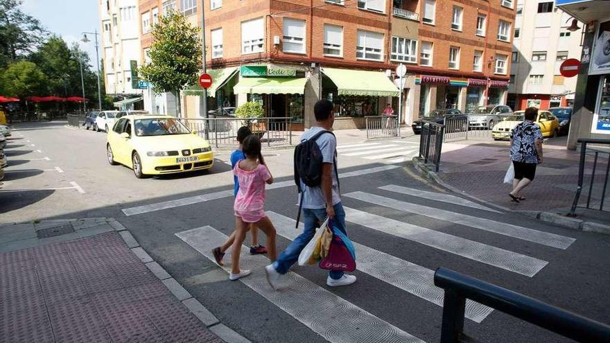 El actual paso de peatones, que se adelantará unos metros para mejorar la seguridad.