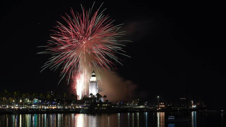 El pregón y los fuegos abren la Feria de Málaga 2019