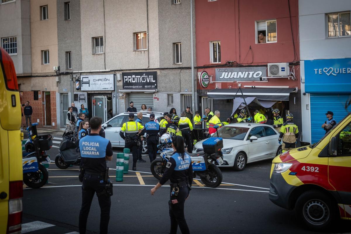 Un coche sin frenos deja siete heridos en una terraza en La Salud, en Tenerife
