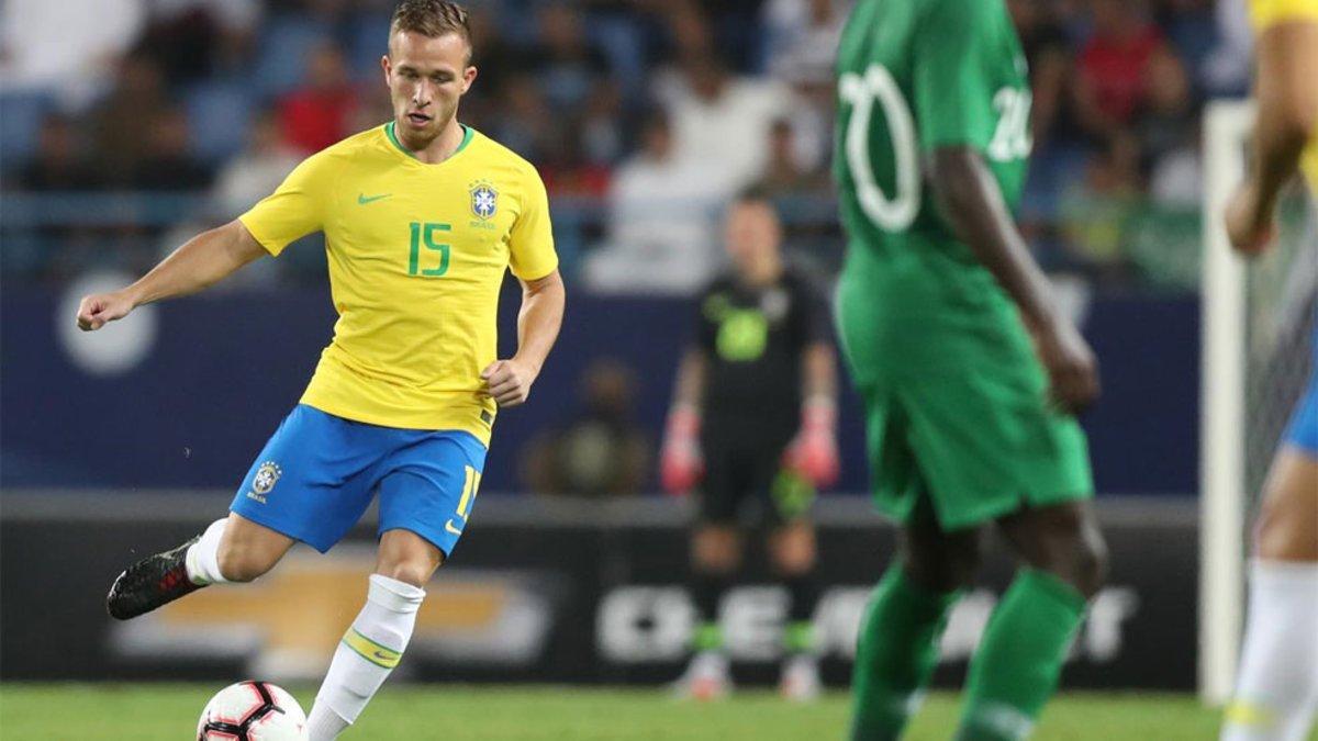 Arthur con la selección brasileña