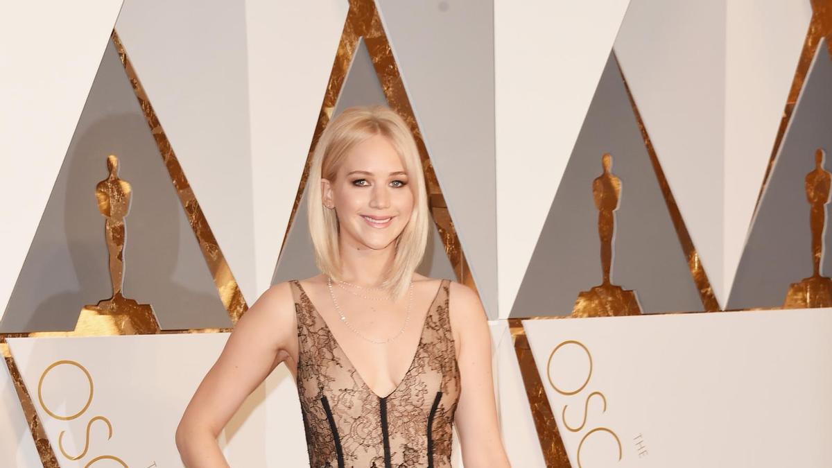 Premios Oscar 2016: Jennifer Lawrence con vestido de transparencias de Dior