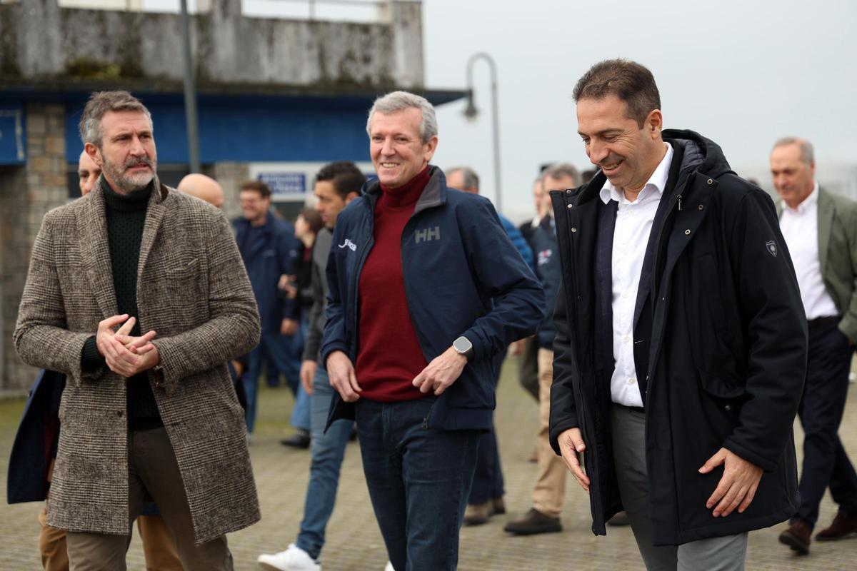 El alcalde,  el presidente de la Xunta y el conselleiro de Mar.