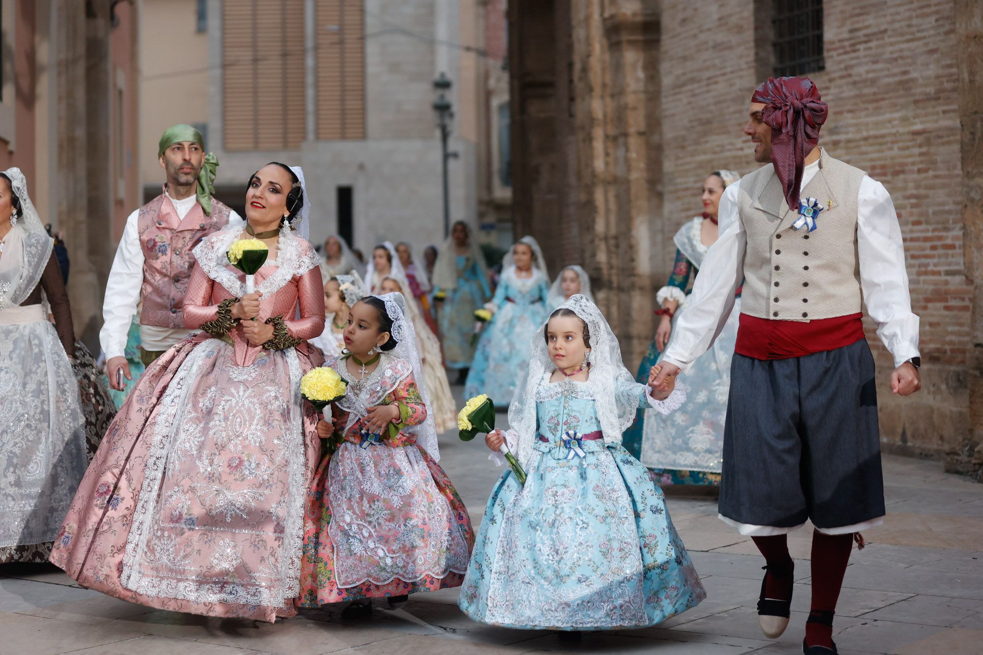Todas las fotos de la Ofrenda del 17 de marzo por la calle de la Paz de 18:00 a 19:00 horas