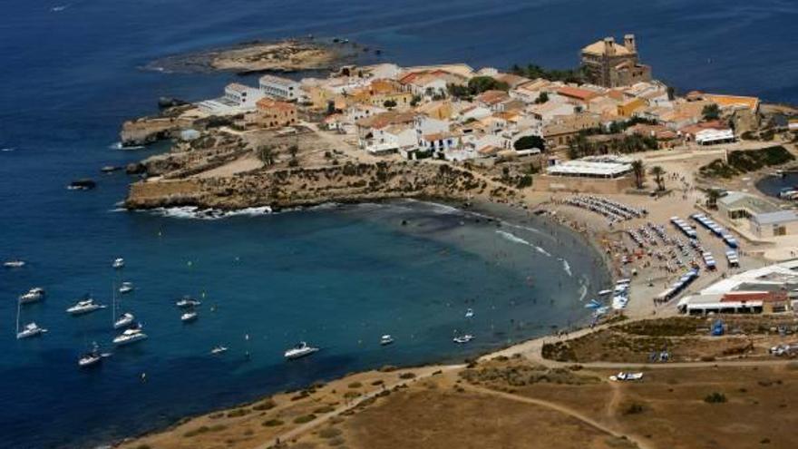 Imagen aérea de archivo de la isla de Tabarca, que en octubre tendrá su festival de música.