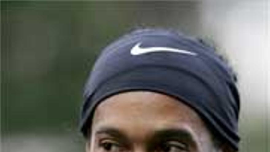 El hermano de Ronaldinho le defiende de las acusaciones de salidas nocturnas