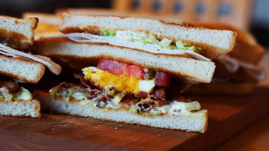 Ingredientes que puedes ponerle sin miedo al sándwich: son sanos y no engordan