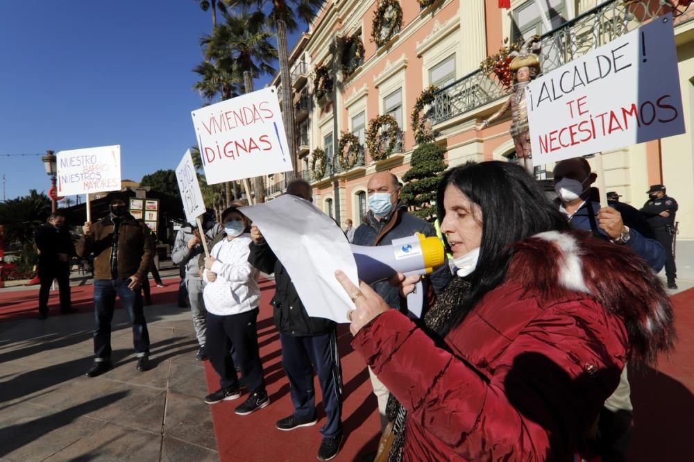 Vecinos de La Paz lanzan un SOS a Ballesta para que agilice el plan de Rejas