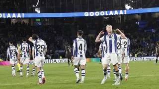 La Real Sociedad respira a costa de un Valencia que se ahoga en descenso