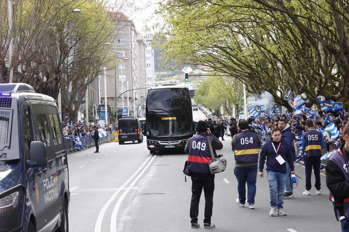 Así recibió el deportivismo al equipo antes del partido ante el Málaga