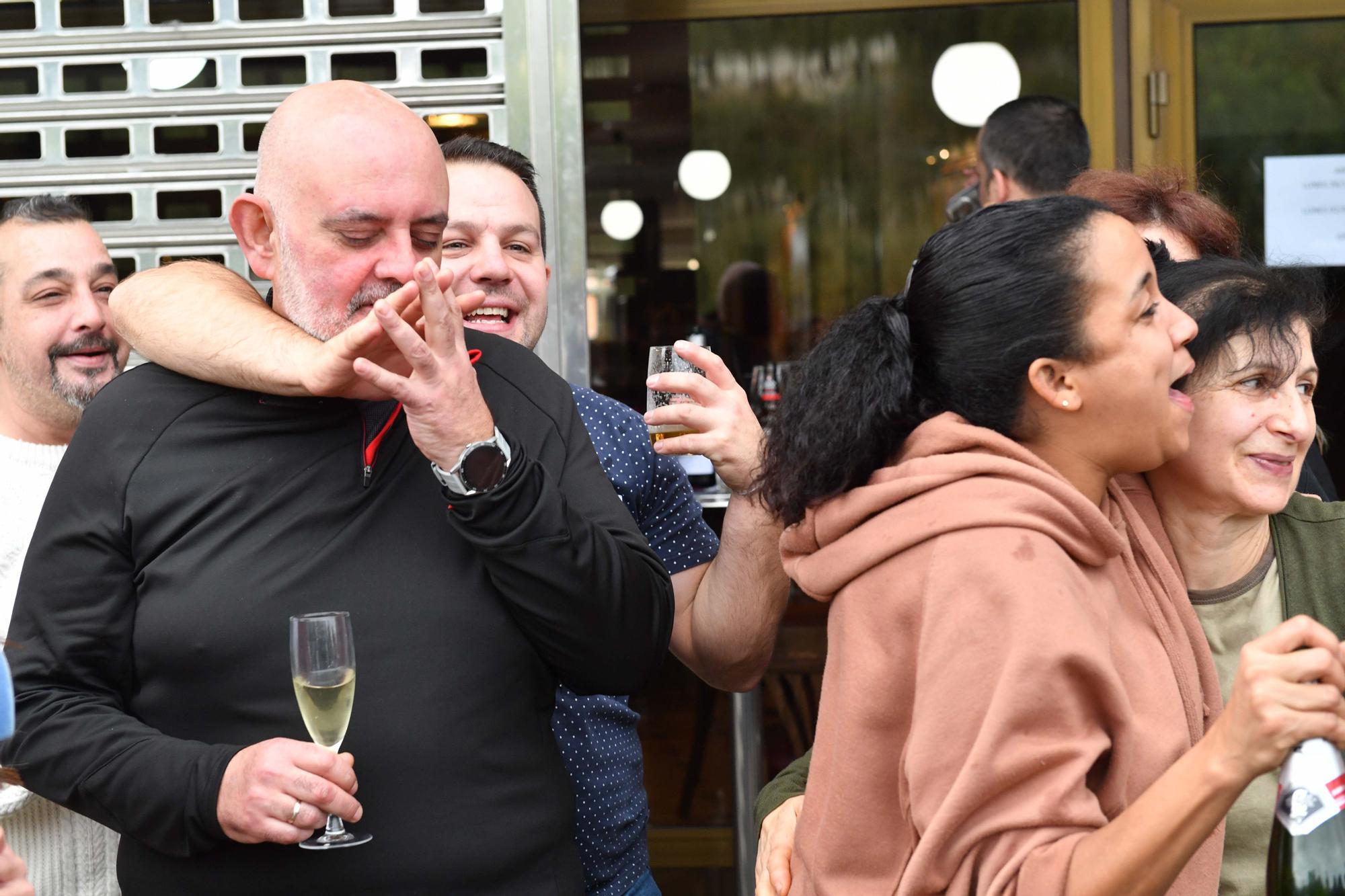 El Gordo cae en A Coruña: El primer premio de la Lotería de Navidad deja 180 millones entre la calle Barcelona y El Gaucho I