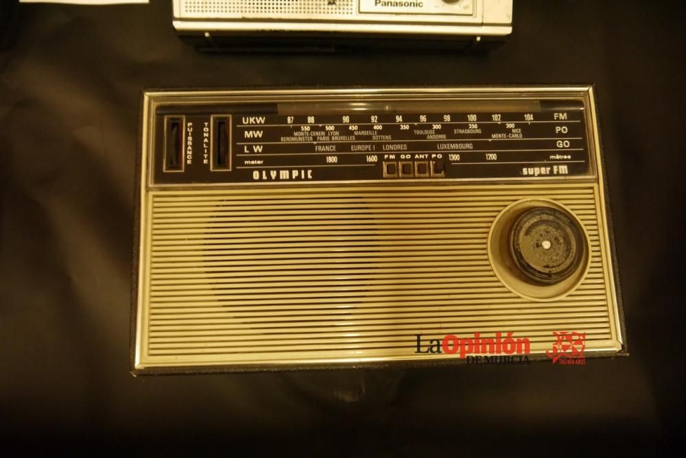 Exposición de radios antiguas en Cieza