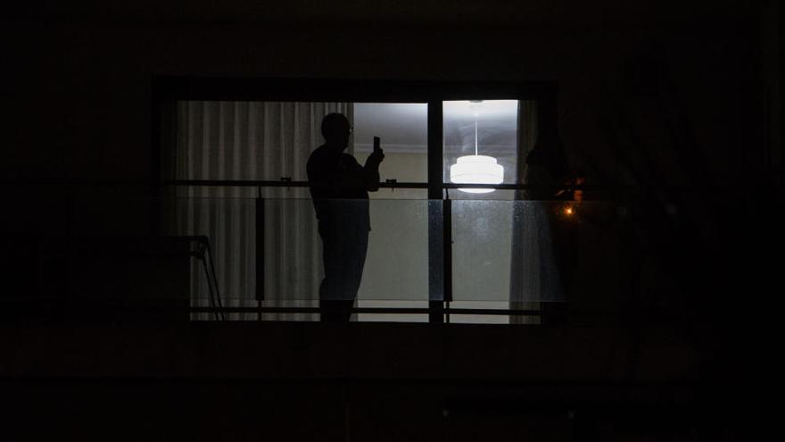 Fotografía de archivo de balcones durante el confinamiento en Alicante.