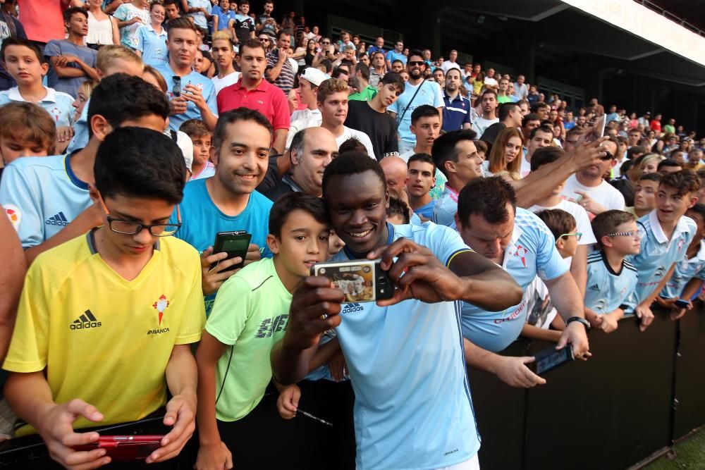 El jugador danés hizo su puesta de largo en Balaídos frente a 300 aficionados: "Elegí al Celta por su buen fútbol", dijo.