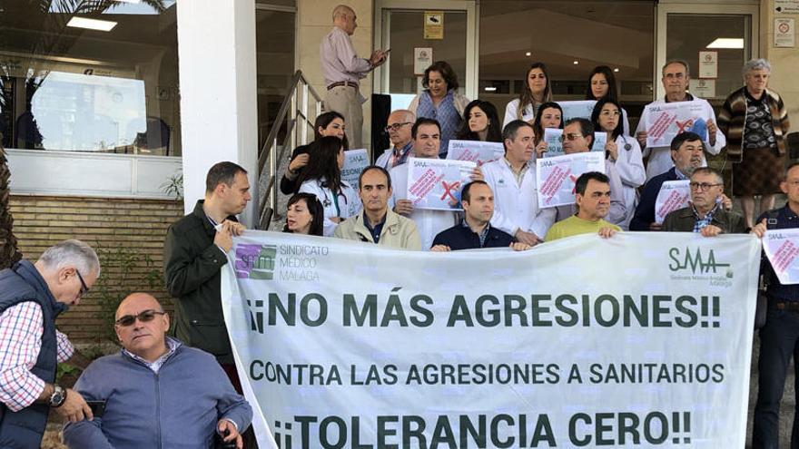 Protestas del Sindicato Médico contra las agresiones que sufren los profesionales sanitarios.