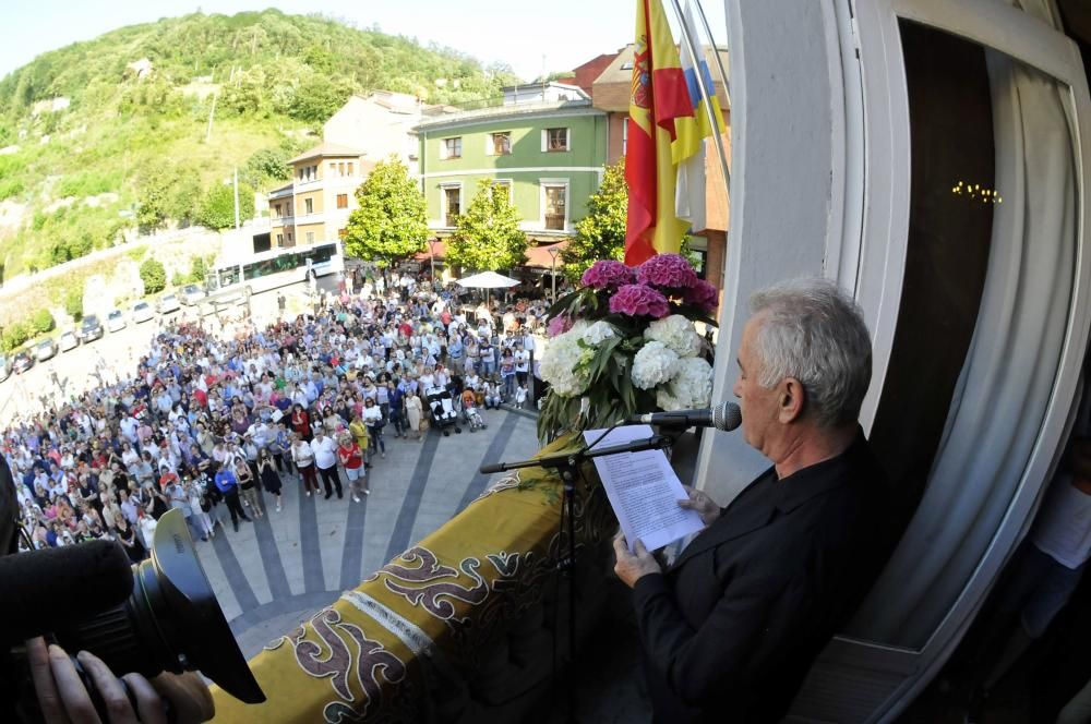 Pregón de Víctor Manuel en Mieres.