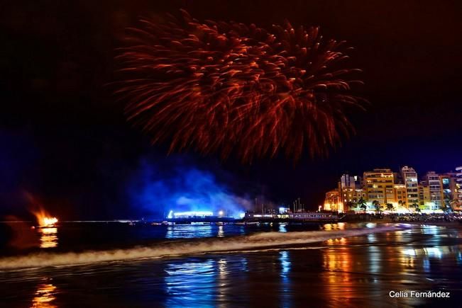 Espectáculo de fuegos artificiales tras el entierro de la sardina