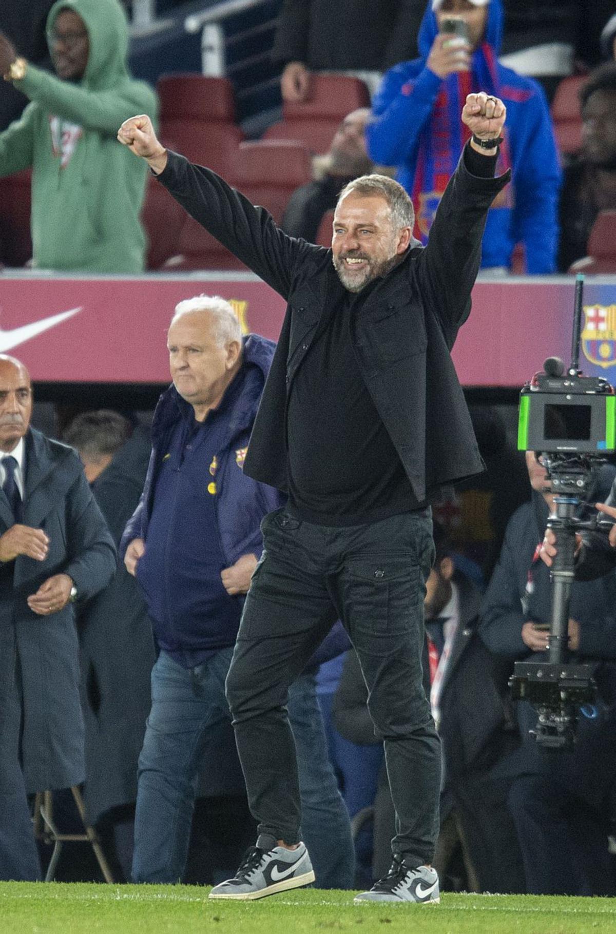 Flick reconstrueix el Barça després de la derrota del clàssic