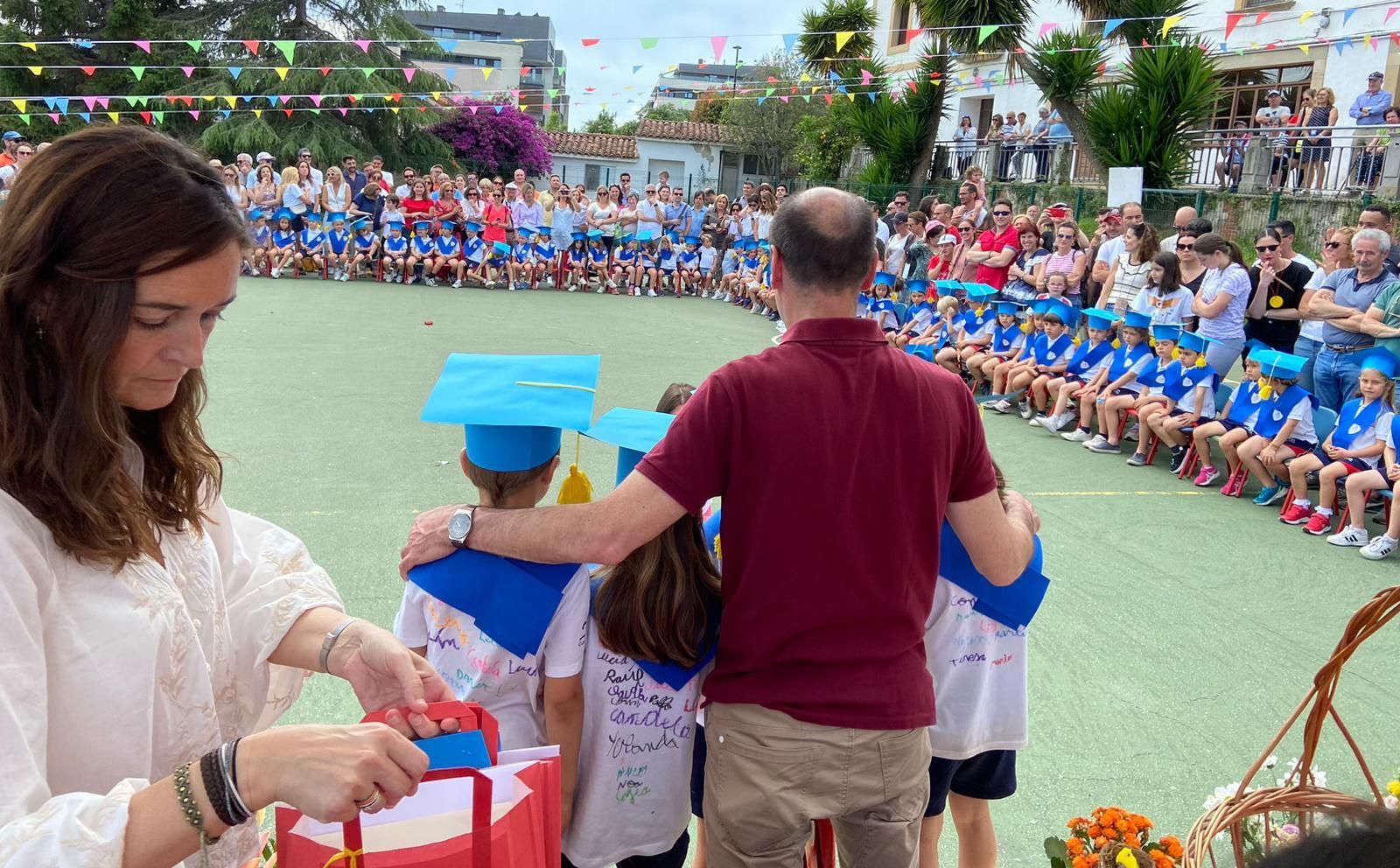 Los centros educativos gijoneses, de graduación