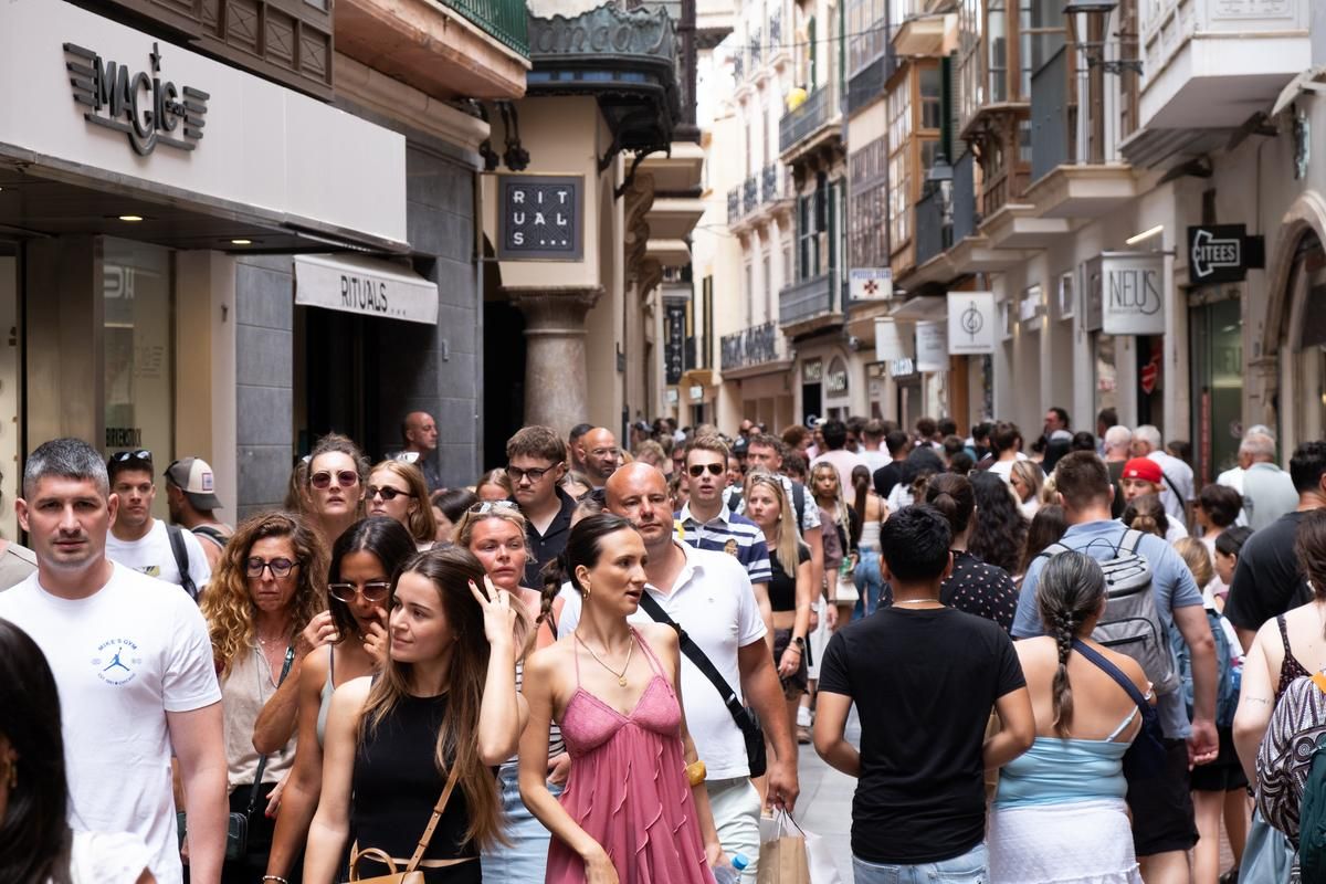 Las fotos del colapso en Palma que ha suturado calles, aparcamientos, buses y servicio de taxi