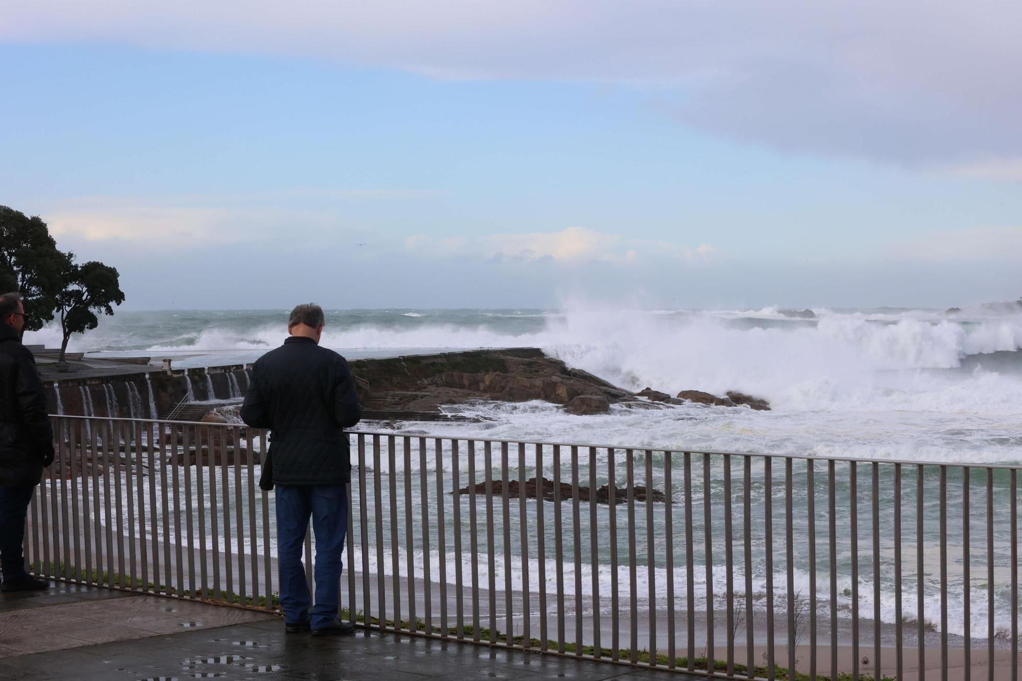 Alerta roja en el mar en A Coruña