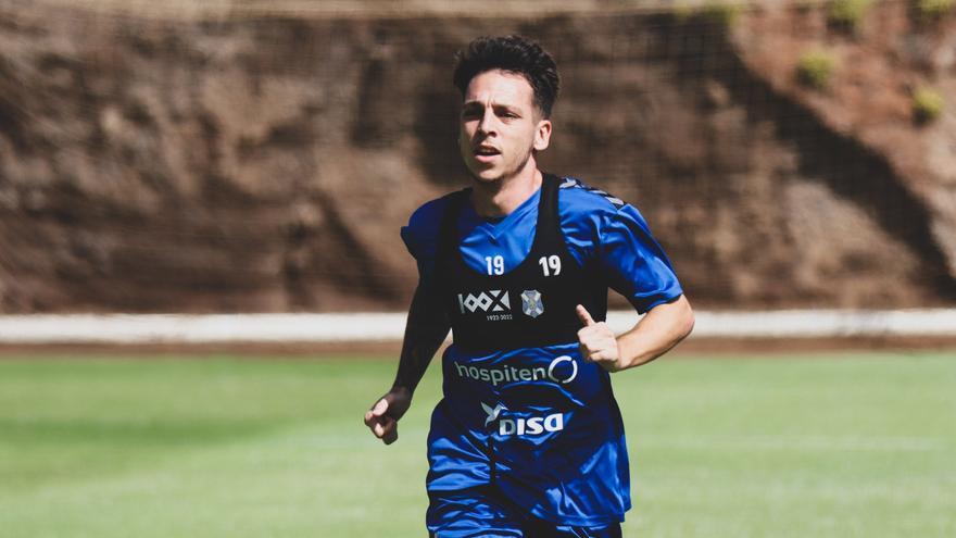 Álvaro Romero recorta los plazos para debutar con el CD Tenerife