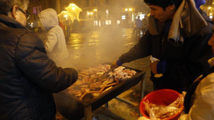 Eine Grillstelle beim Patronatsfest Sant Sebastià in Palma de Mallorca