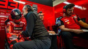 Ensurt mundial de Márquez per dues caigudes a Assen