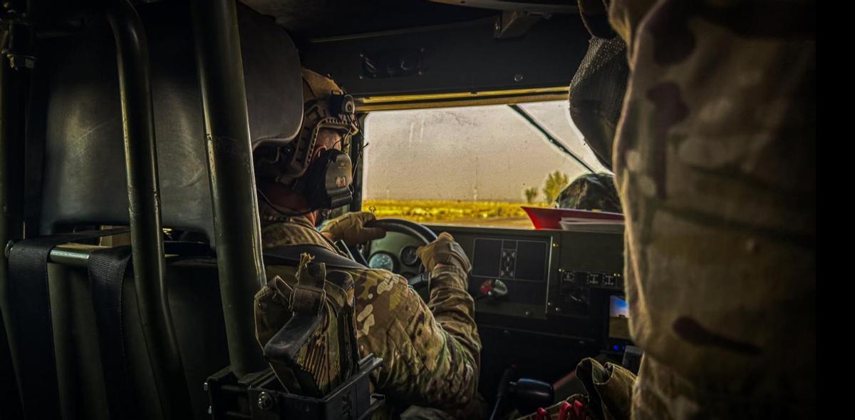 Miembros del grupo de Operaciones Especiales enviado por España a Irak se desplazan en las cercanías de Bagdad