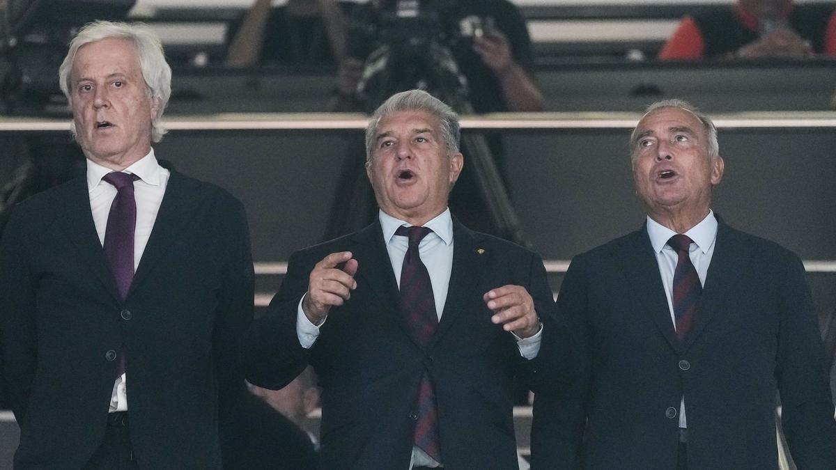 Joan Laporta, en el Palau junto a Josep Cubells y Rafa Juste.