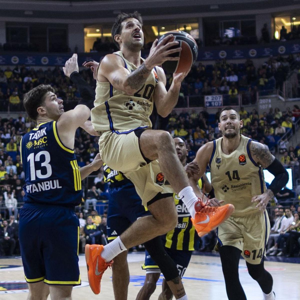 Jasikevicius escapça la ratxa triomfal de Xavi Pascual