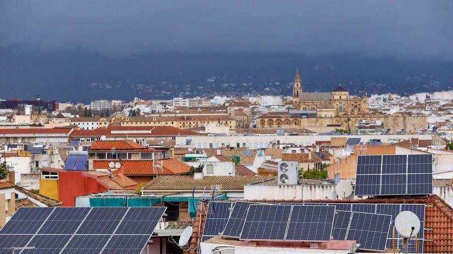 Los vecinos del casco histórico de Córdoba piden poder poner placas mientras no sean visibles a pie de calle