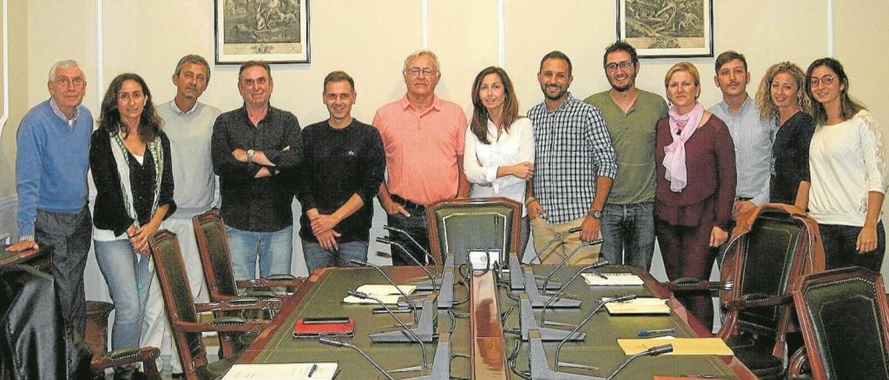 Foto de grupo de los alcaldes pedáneos de València.
