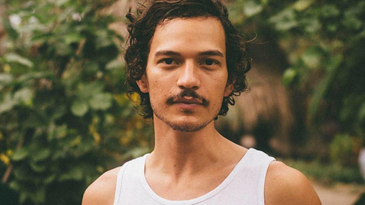 Caloncho, cantautor pop mexicano, trae a Apolo su álbum ‘Tofu’, homenaje al veganismo como “un sitio de confort”