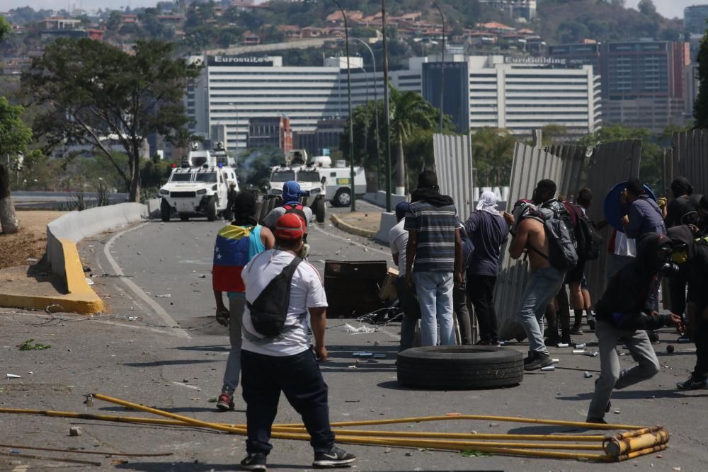 El alzamiento militar en Venezuela.