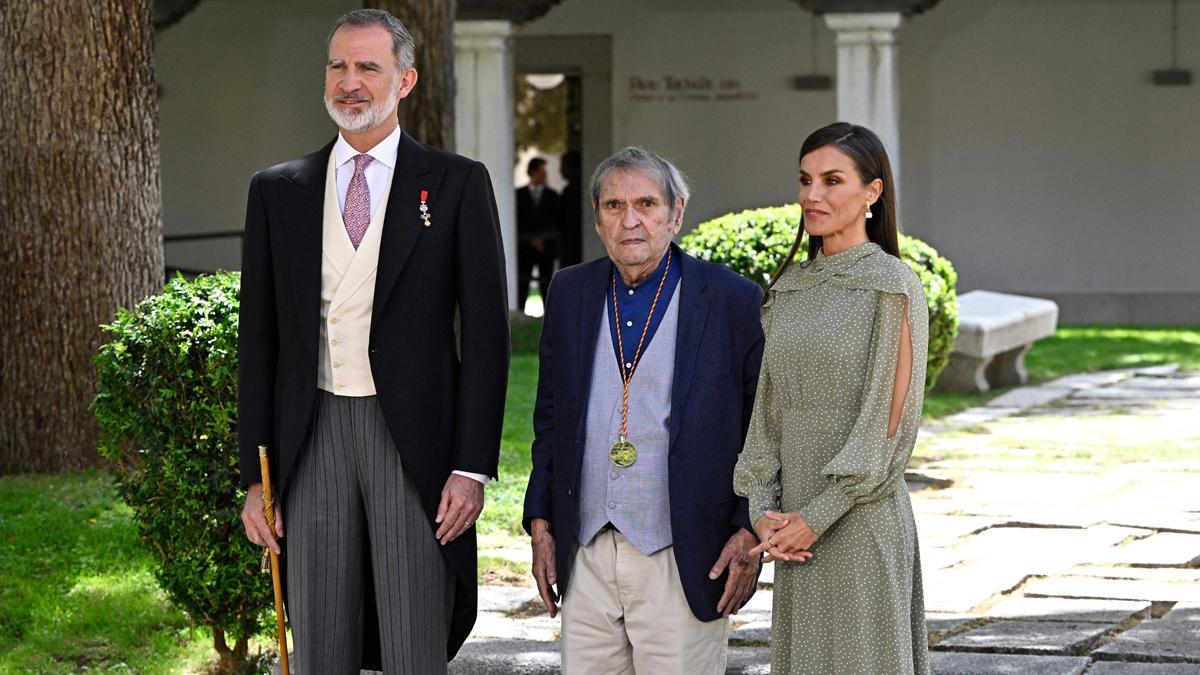 Los reyes Felipe y Letizia junto a Rafael Cadenas