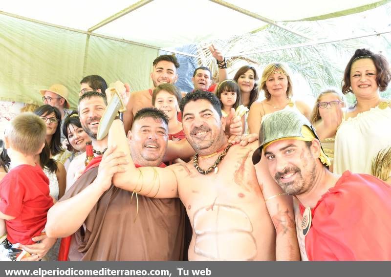 Desfile de peñas y toro fiestas Sant Pere