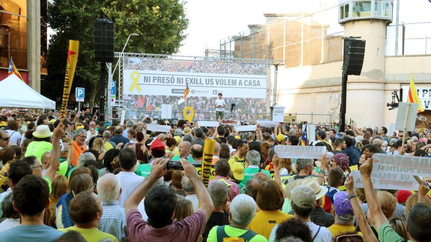 Multitudinària manifestació a Barcelona per reclamar la llibertat dels polítics presos i a l&#039;estranger
