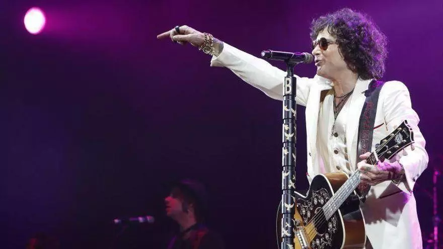 Bunbury estalla en pleno concierto en Quito contra un fan que grababa: "Me ha quitado la concentración"