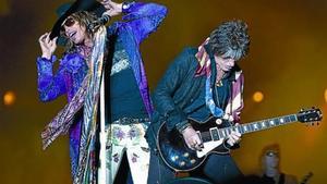 Steven Tyler y Joe Perry, cantante y guitarra de Aerosmith, durante un concierto en Suecia.