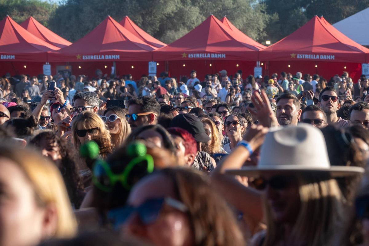 Numeroso público en el concierto de La Plazuela.