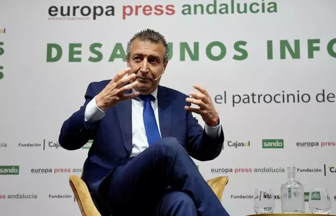 El presidente de la Diputación de Sevilla critica que la Junta invierta "muchísimo más" en Málaga que en su provincia